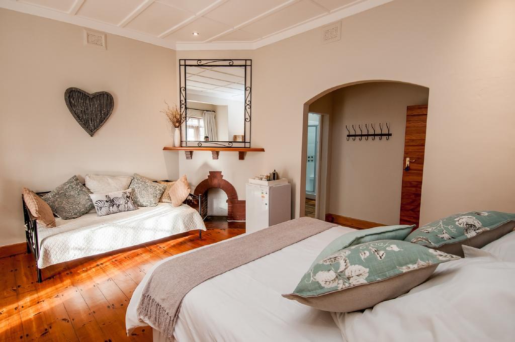 Lenore Guest House Port Elizabeth Exterior photo