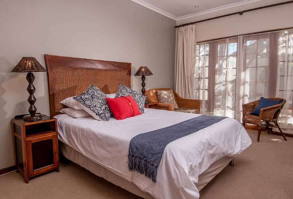 Lenore Guest House Port Elizabeth Exterior photo